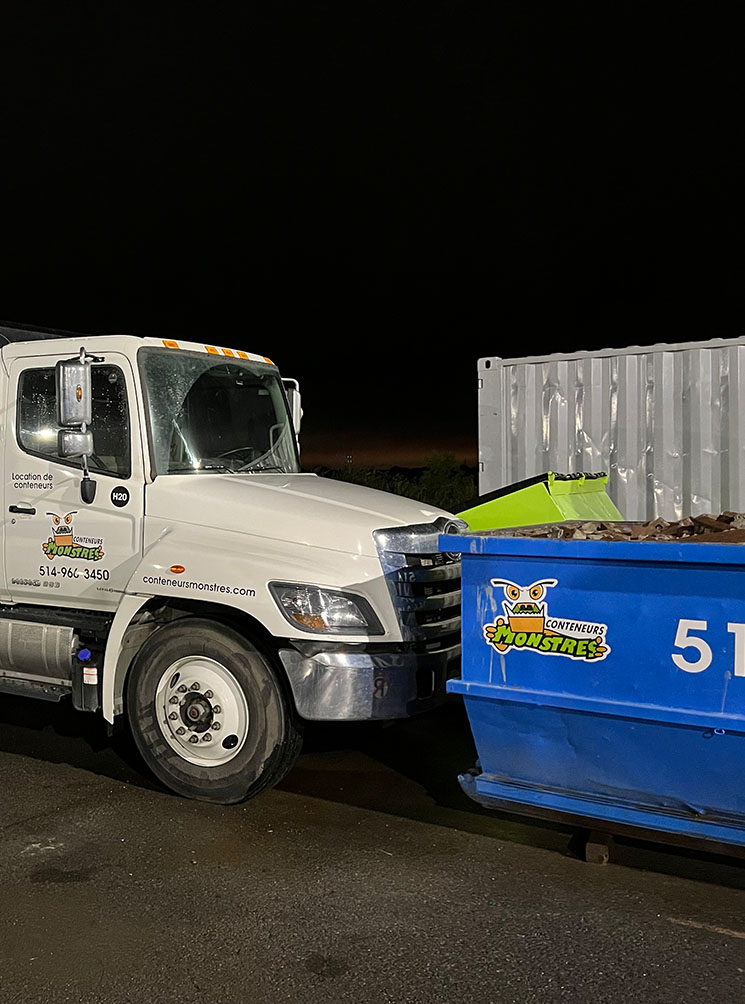Contactez-nous chez Conteneurs Monstres, Montréal, Laval, Laurentides, Lanaudière et ses environs au 514-966-3450 - Conteneurs Monstre